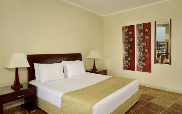 Coral Sea Beach & Aqua Park