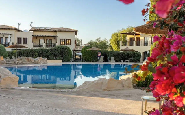 Hg07 Adjacent to Aphrodite Hills- Private Pool, Large Terrace
