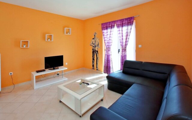 Modern Apartment in Bibinje With Pool