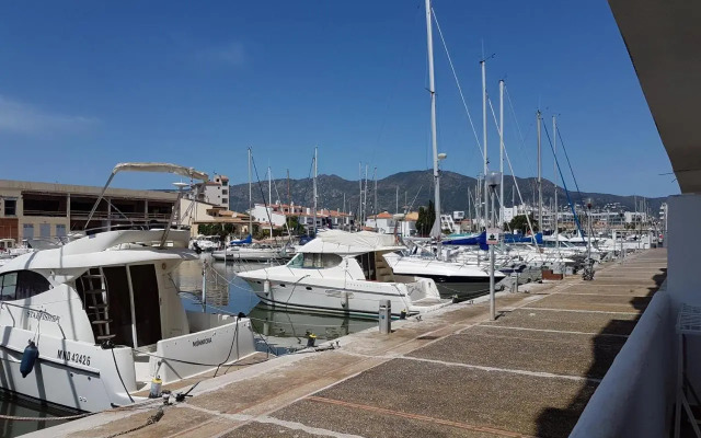 Marina 2