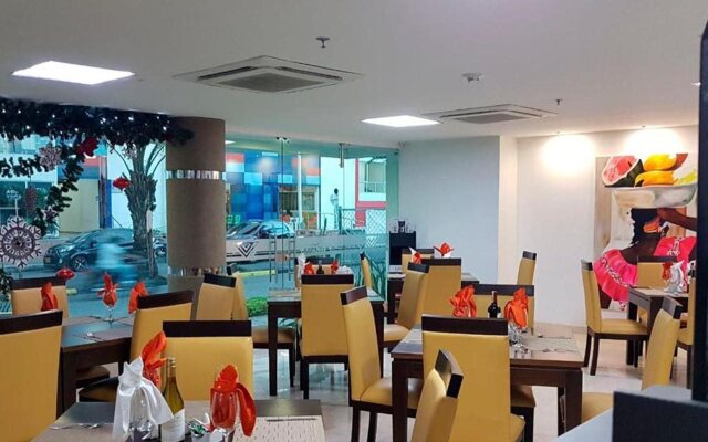 Hotel Titanium Plaza