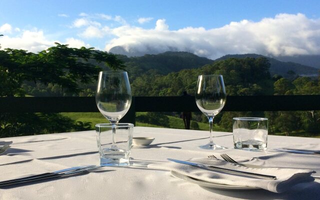 Hillcrest Mountain View Retreat