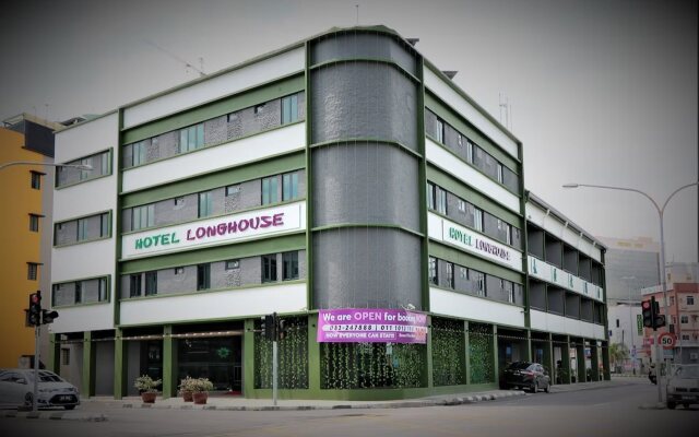 Hotel Longhouse
