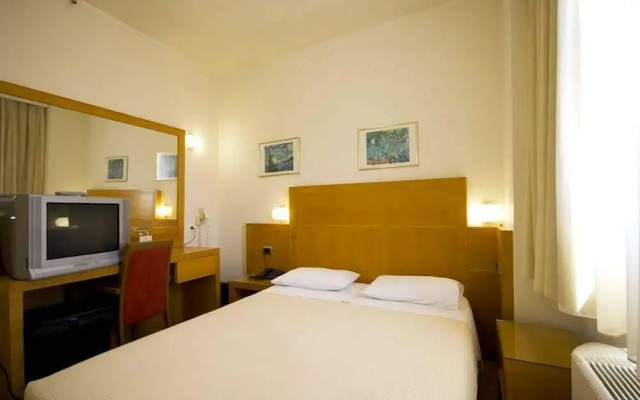 Diana Hotel