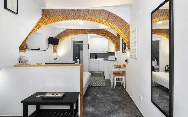 Cozy Alfama Haven: Perfect For Exploring Lisbon
