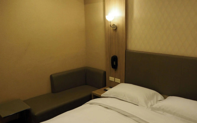 The Riverside Hotel International