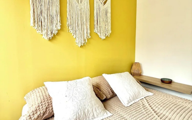 Spacious duplex in the center