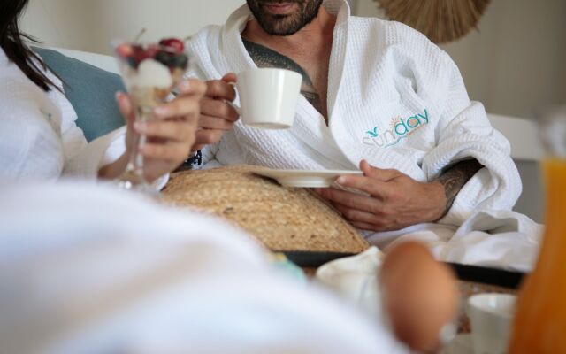 Sunday Luxury Suites Naxos