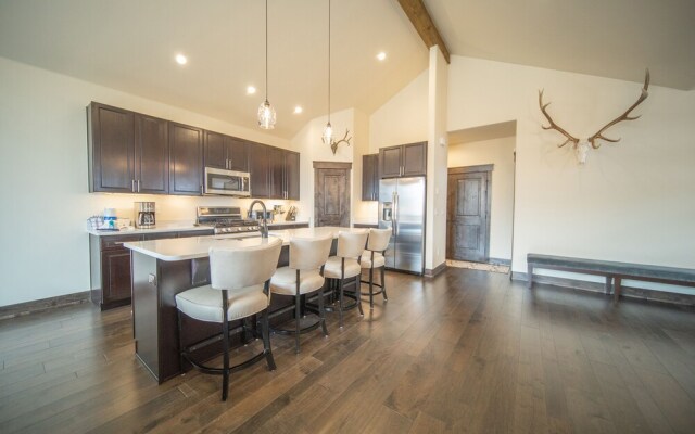 Alders 42 Outpost Dr