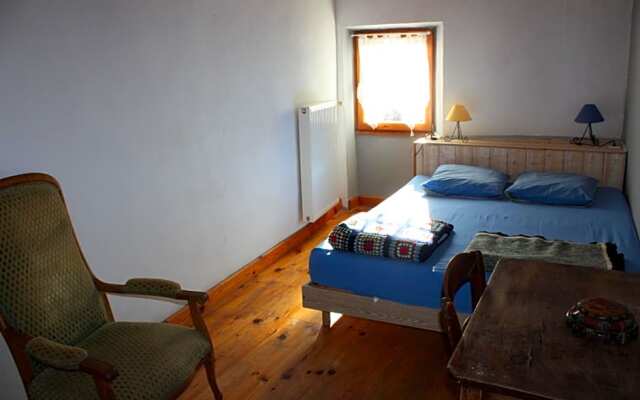 Valcaris: gites, chambre d'hotes et tables d'hotes