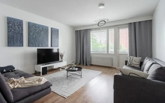 1BR Downtown Apartment with Balcony