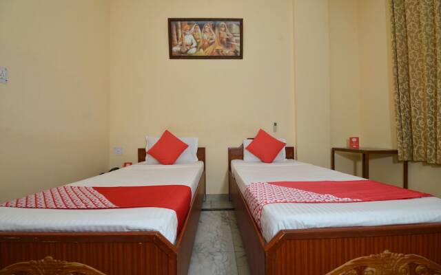 OYO 18830 Hotel Rampur Haveli