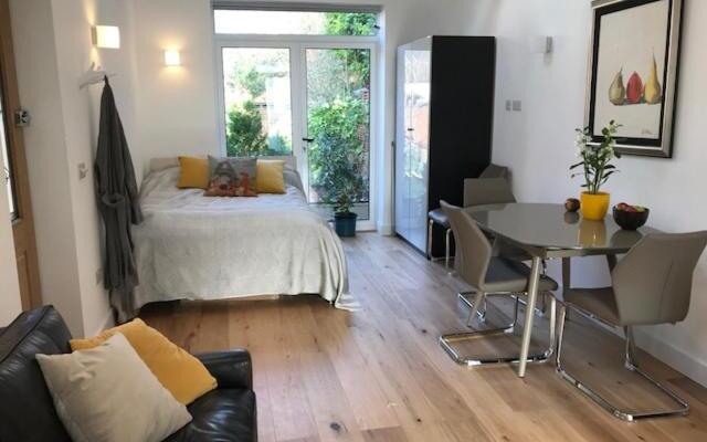 The Coach House 75 Epsom Road
