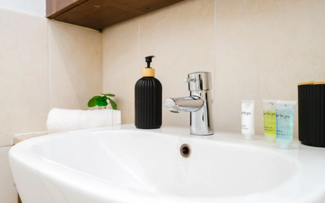 Cosy 4-bed - Sleeps 7, Garden & Pet-friendly