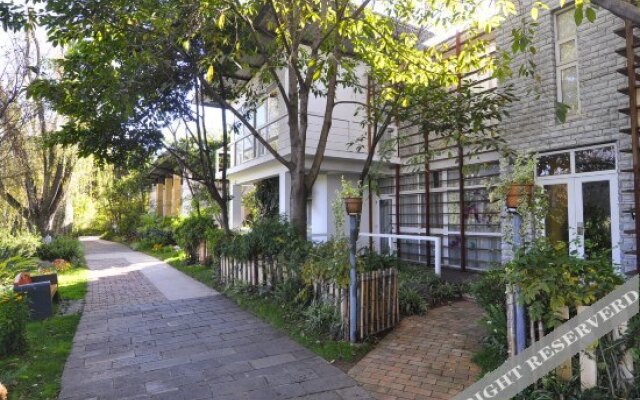 Yingyuetan Hotspring Hotel