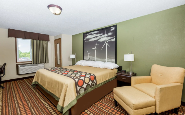 Super 8 Adair