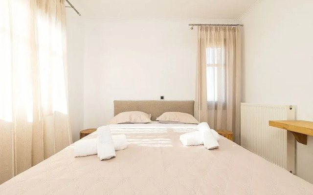 Villa Billia Cheerful 4 Bedroom Home w Ocean View