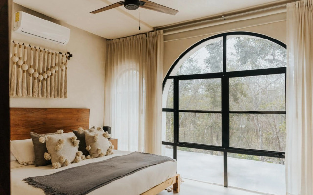 Villa Torana 4br/8pp Private Pool Rooftop Security