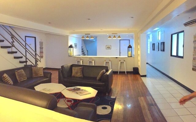 In & Out Guest House