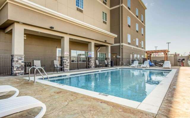 MainStay Suites Midland