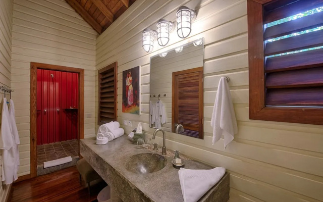 Pagua Bay House Oceanfront Cabanas