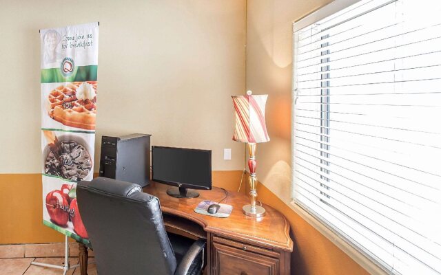 Quality Inn & Suites Lakewood - Denver Southwest