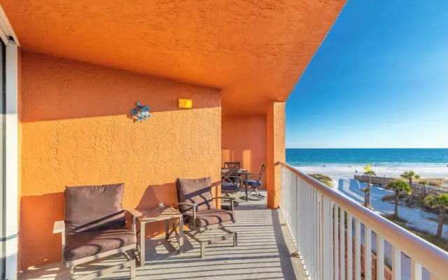 Gulf View 2 Bed Beaches Pool Dining and Fun
