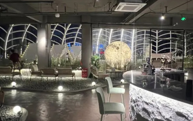 Huajian International Hotel