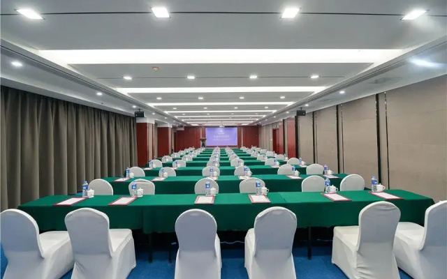 Glory Grand Hotel