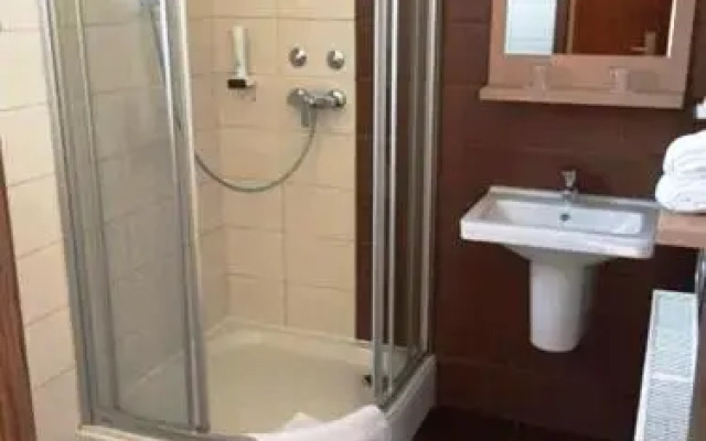Victoria Garden Hotel és Étterem