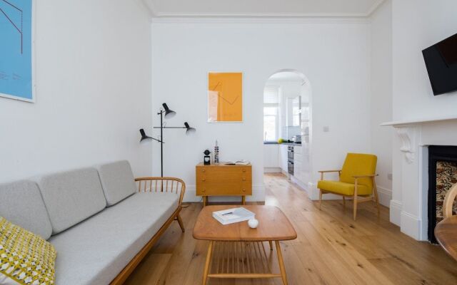 Hausd - Floral Street