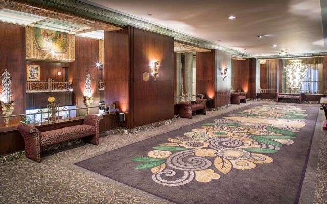 Hilton Cincinnati Netherland Plaza