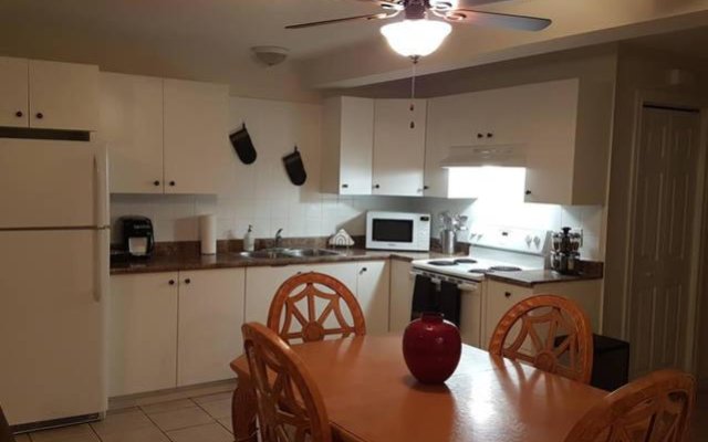 Two-Bedroom Apartment Sweet #4 by Amazing Property Rentals