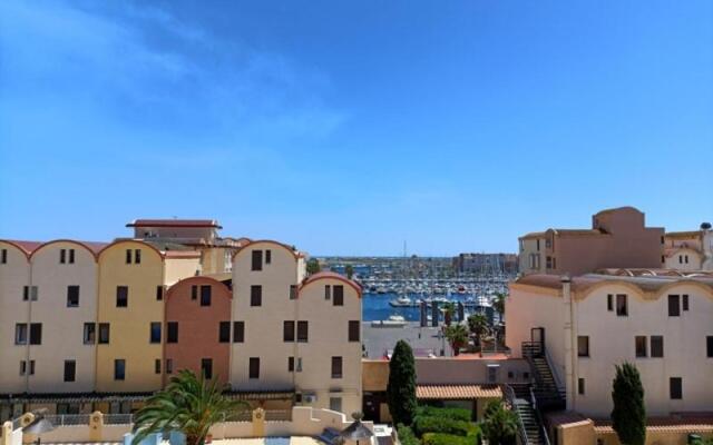 Charmant Appartement vue PORT DE GRUISSAN 5DROM44K