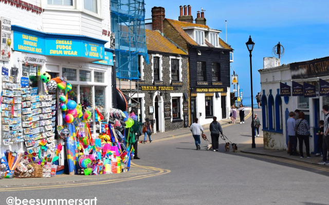 Popular - Modern Walpole Bay Apartment