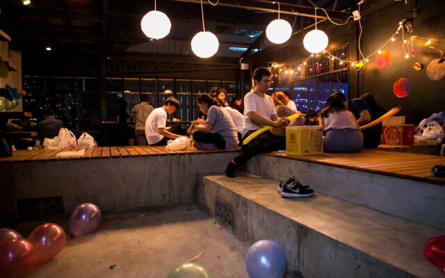 Silom SPACE Hostel