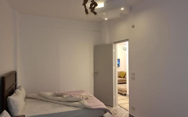 Alex Gate apartment - families only