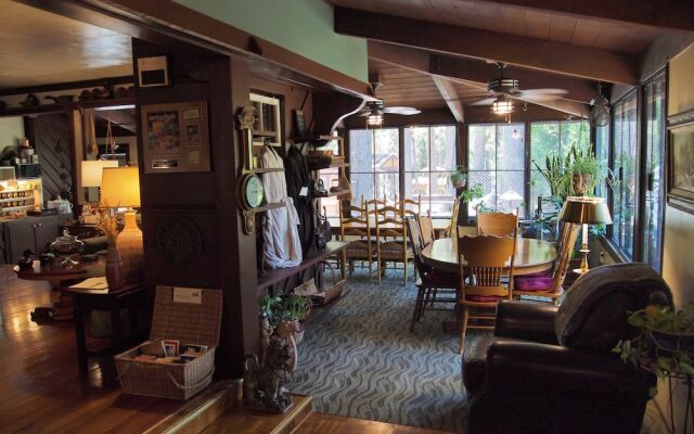 Strawberry Creek Inn Bed & Breakfast