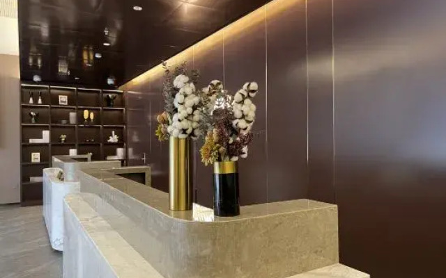 HomeinnsPlus Hotel (Shanghai Dishui Lake Port)