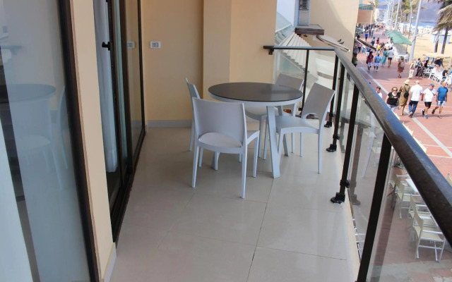 Lord Nelson Las Canteras 2