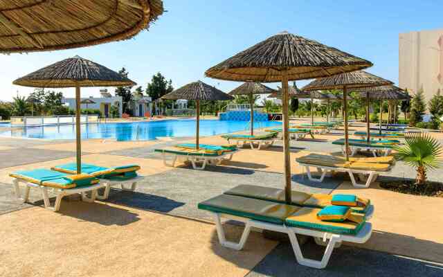 Sovereign Beach Hotel