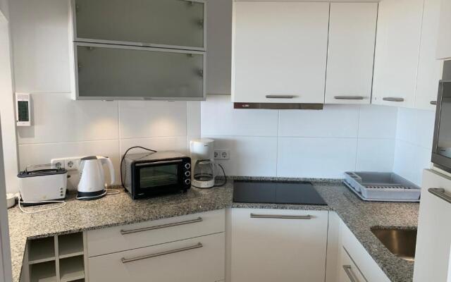 AwayDays - 802 - Incredible 1-Bed Apartment with Magical Views