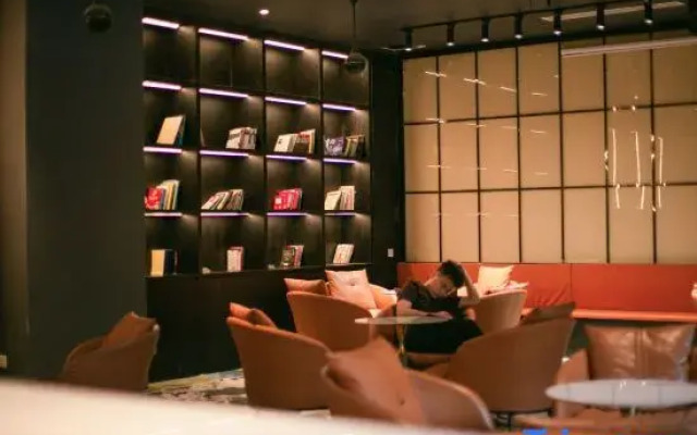 Ramada By Wyndham Vientiane Central