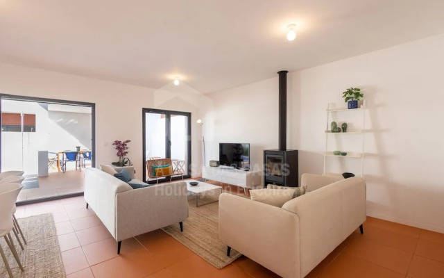 Villa Terracota by Acasadascasas