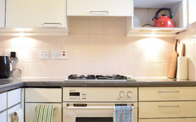 1 Bedroom Flat With River Views