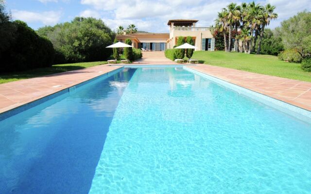 Elegant Luxury Villa in Santanyl With XL Pool