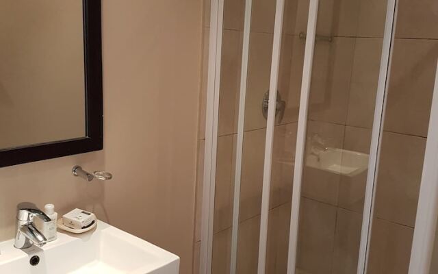 Fairview Bed And Breakfast - Double Bedroom 4