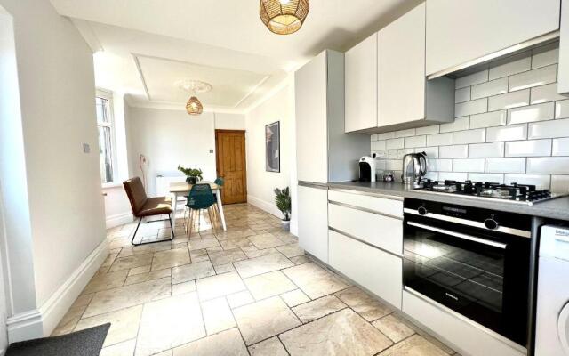 Whitchurch House by Switchback Stays