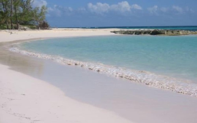 Four Points Suite by Eleuthera Vacation Rentals