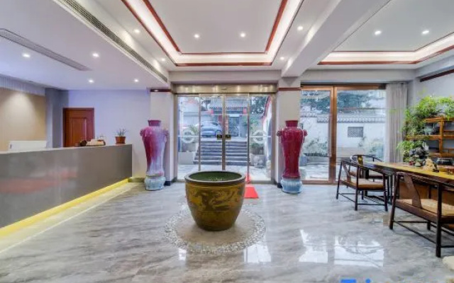 Thankyou Hotel (Zhengzhou Erqi Square West Street Subway Station Branch)